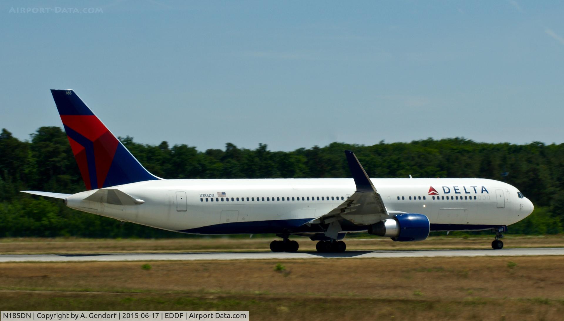 N185DN, 1995 Boeing 767-332 C/N 27961, Delta, is here on RWY18 at Frankfurt Rhein/Main(EDDF)