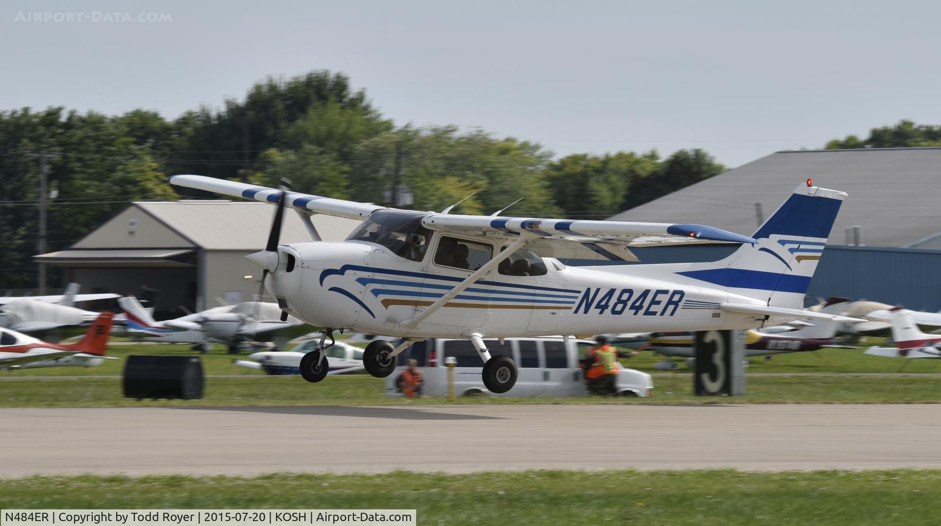 N484ER, 2001 Cessna 172S C/N 172S8944, Airventure 2015