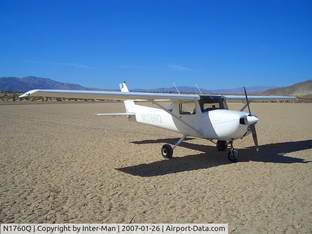 N1760Q, 1971 Cessna 150L C/N 15073060, Middle of dry lake bed