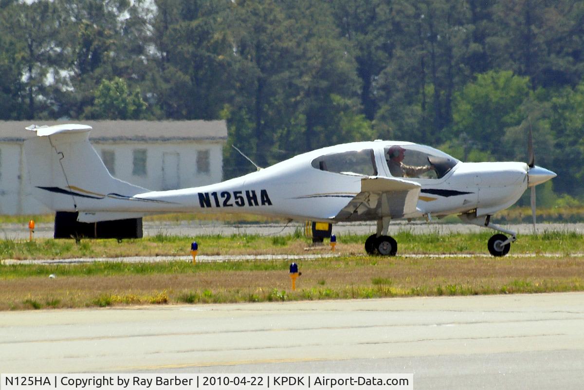 N125HA, 2004 Diamond DA-40 Diamond Star C/N 40.416, Diamond DA.40 Star [40.416] Atlanta-Dekalb Peachtree~N 22/04/2010