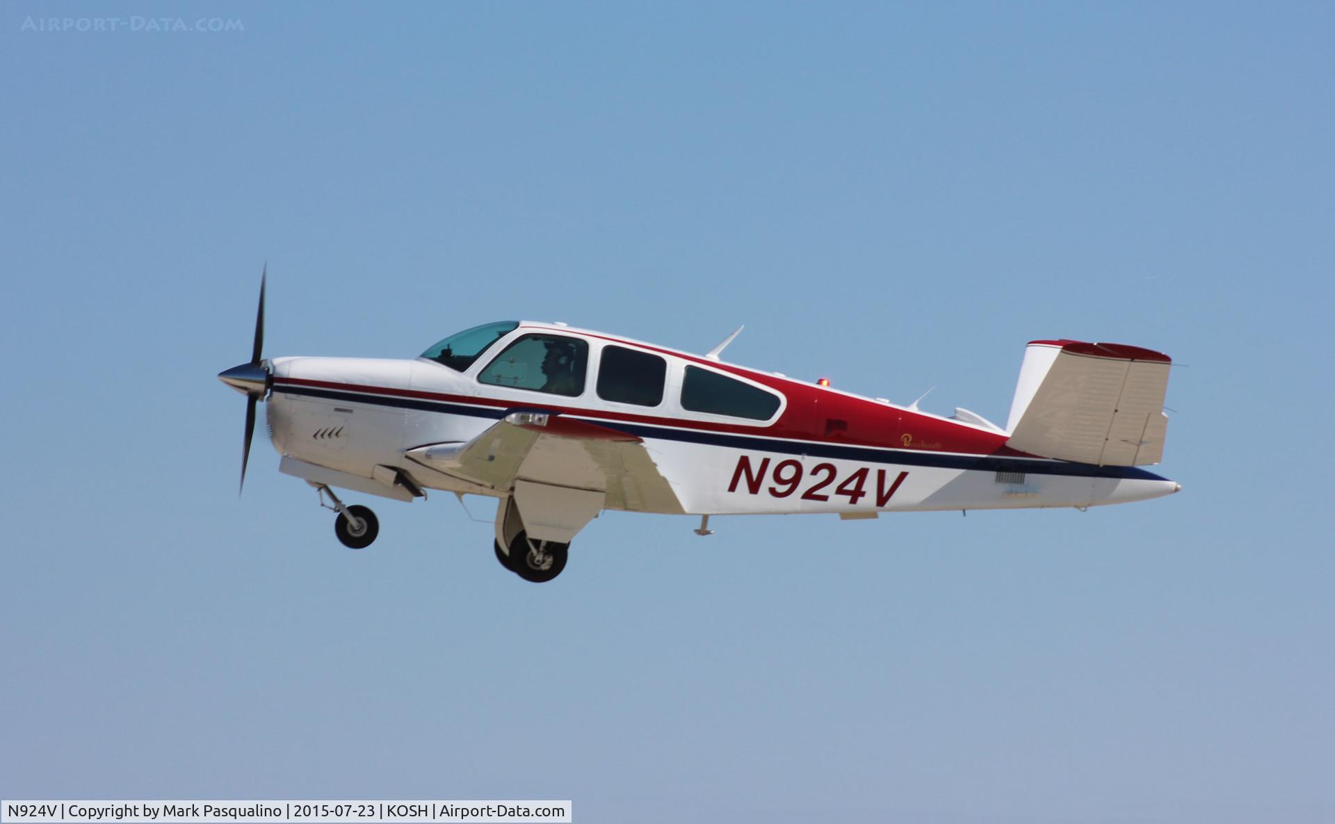 N924V, 1974 Beech V35B Bonanza C/N D-9702, Beech V35B