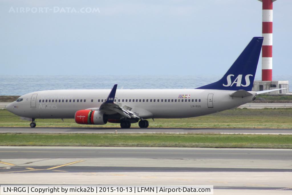 LN-RGG, 2013 Boeing 737-86N C/N 38039, Landing