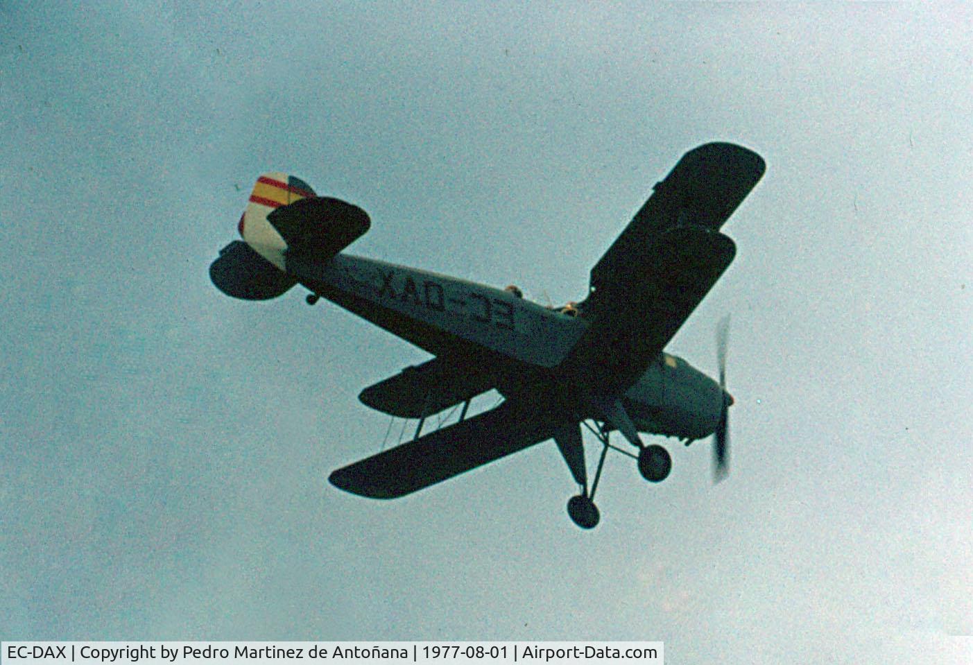 EC-DAX, CASA 1-131E Jungmann C/N 2168, Aerodromo General Mola - Vitoria-Gasteiz
Año 1977