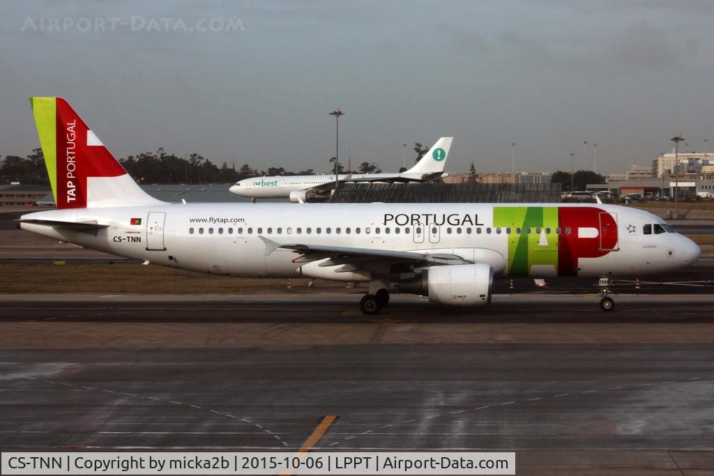 CS-TNN, 2002 Airbus A320-214 C/N 1816, Taxiing