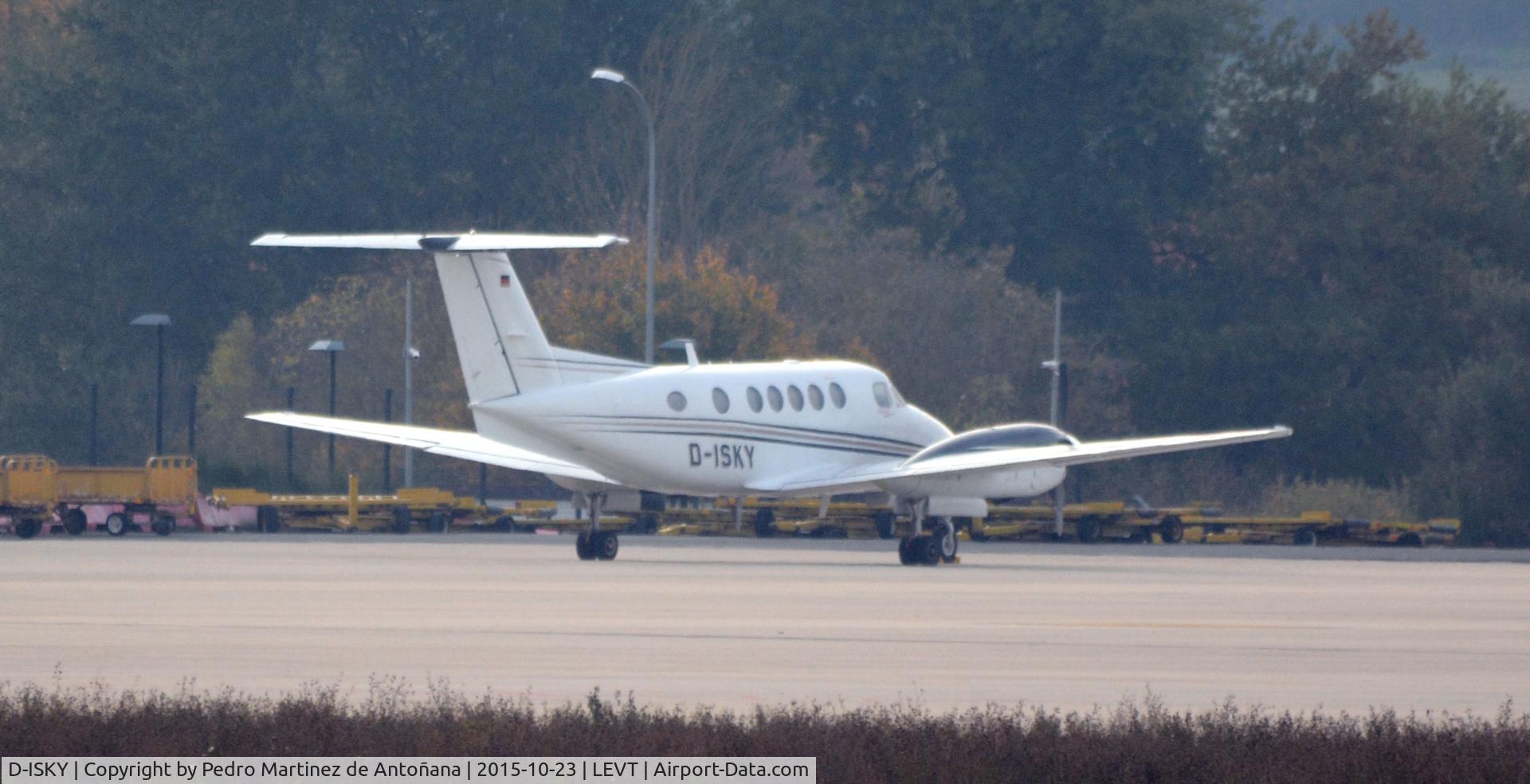 D-ISKY, 2009 Hawker Beechcraft B200 King Air C/N BB-2014, Foronda Vitoria-Gasteiz  - España