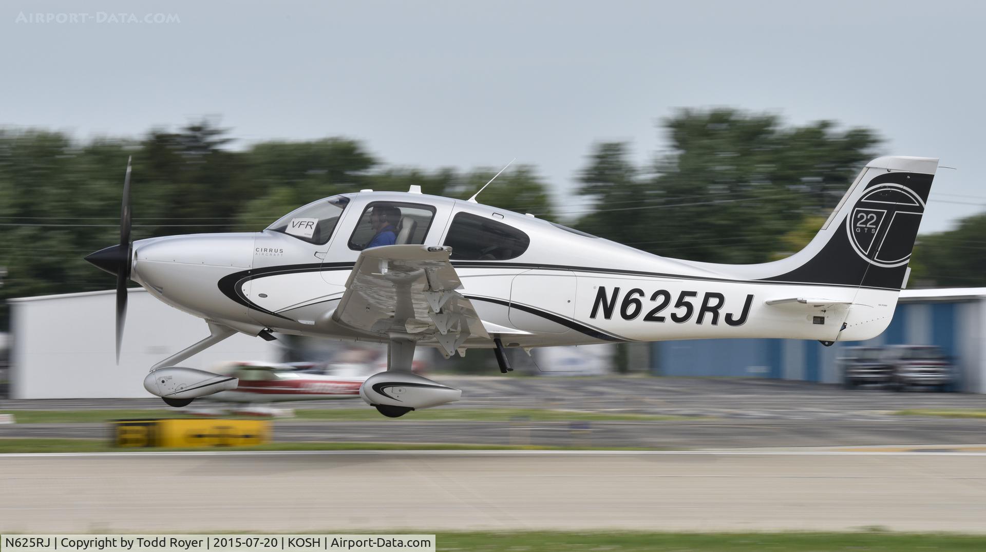N625RJ, 2013 Cirrus SR22T C/N 0586, Airventure 2015