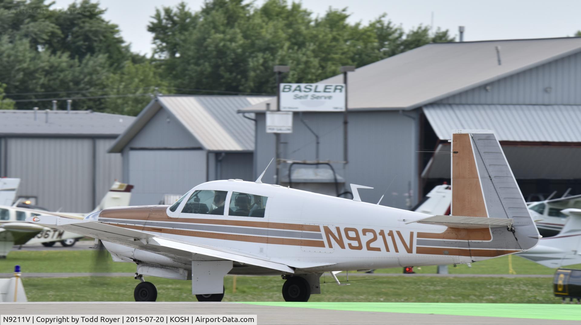 N9211V, 1969 Mooney M20C Ranger C/N 690047, Airventure 2015