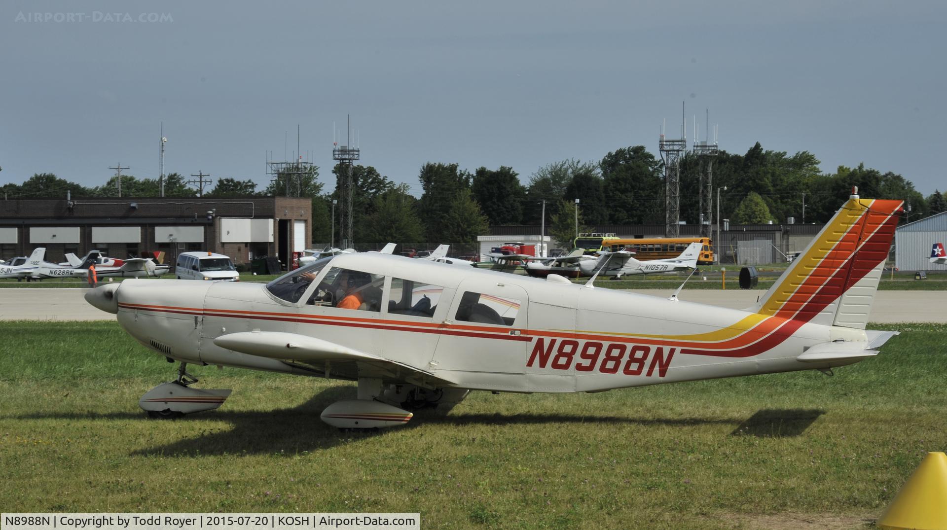 N8988N, 1969 Piper PA-32-300 Cherokee Six Cherokee Six C/N 32-40871, Airventure 2015