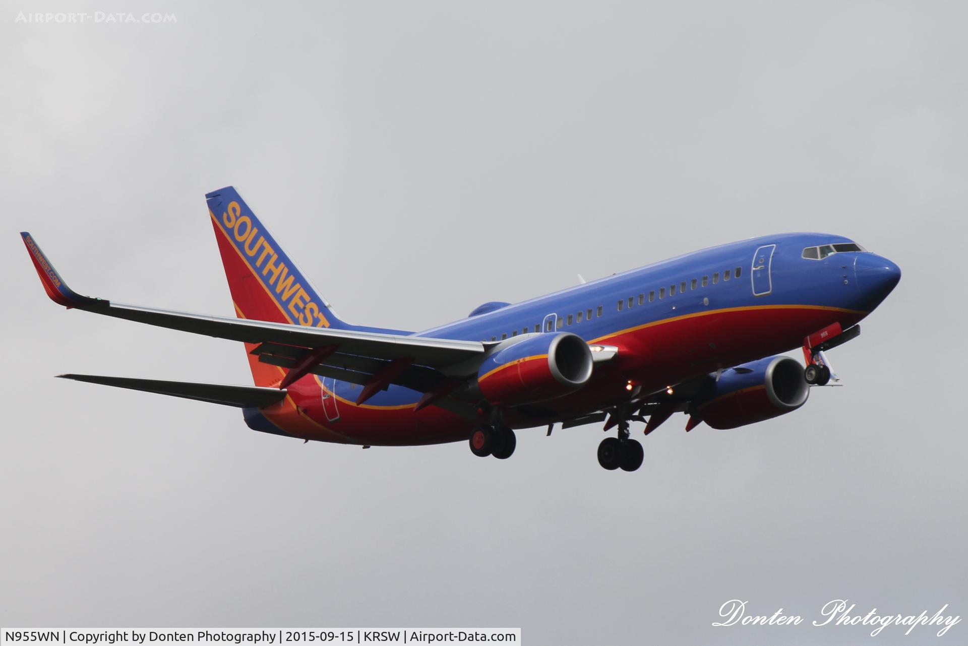 N955WN, 2011 Boeing 737-7H4 C/N 36671, Southwest Flight 2007 (N955WN) arrives at Southwest Florida International Airport following flight from Chicago-Midway International Airport