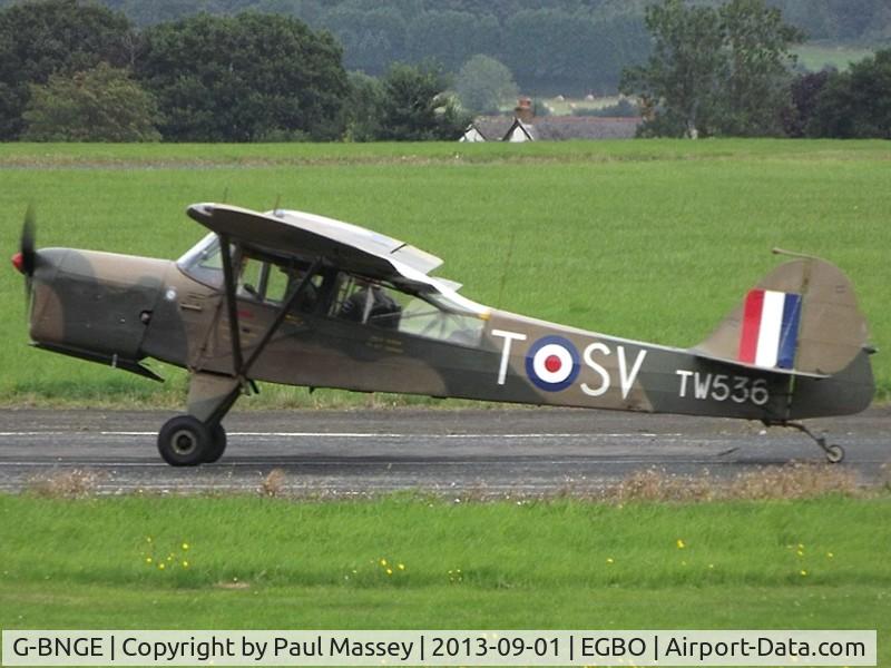 G-BNGE, 1946 Auster AOP.6 C/N 1925, Arriving for the Wings & Wheels Fly-In. Painted as TW536 T-SV.