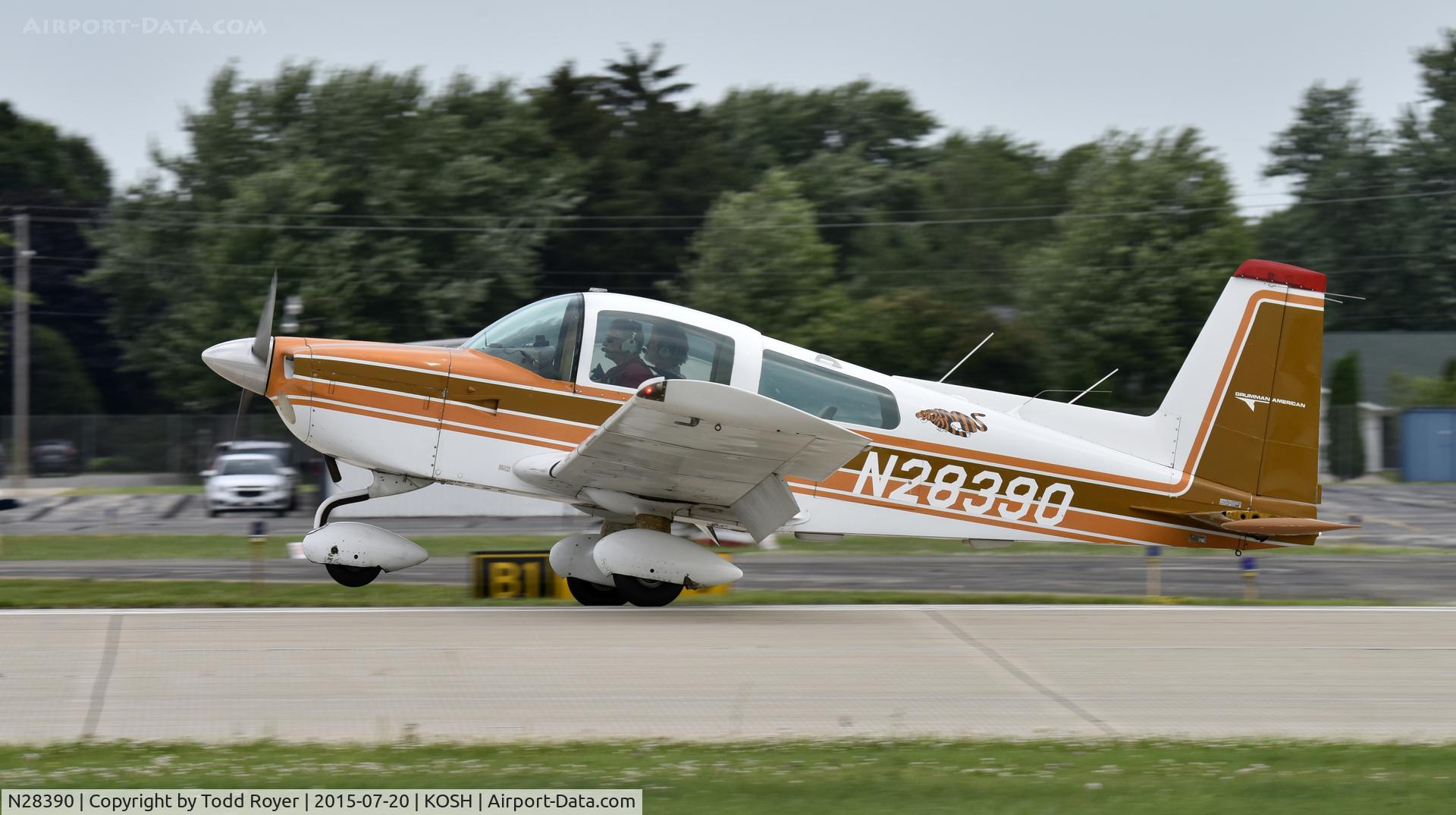 N28390, 1977 Grumman American AA-5B Tiger C/N AA5B0587, Airventure 2015