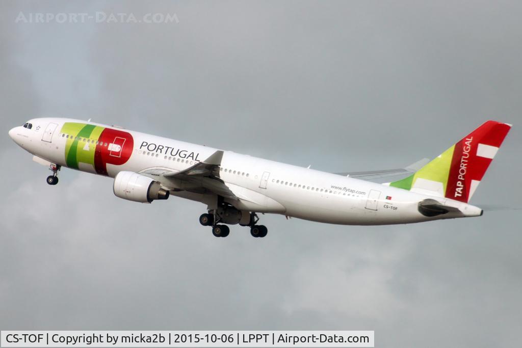 CS-TOF, 1999 Airbus A330-223 C/N 308, Take off