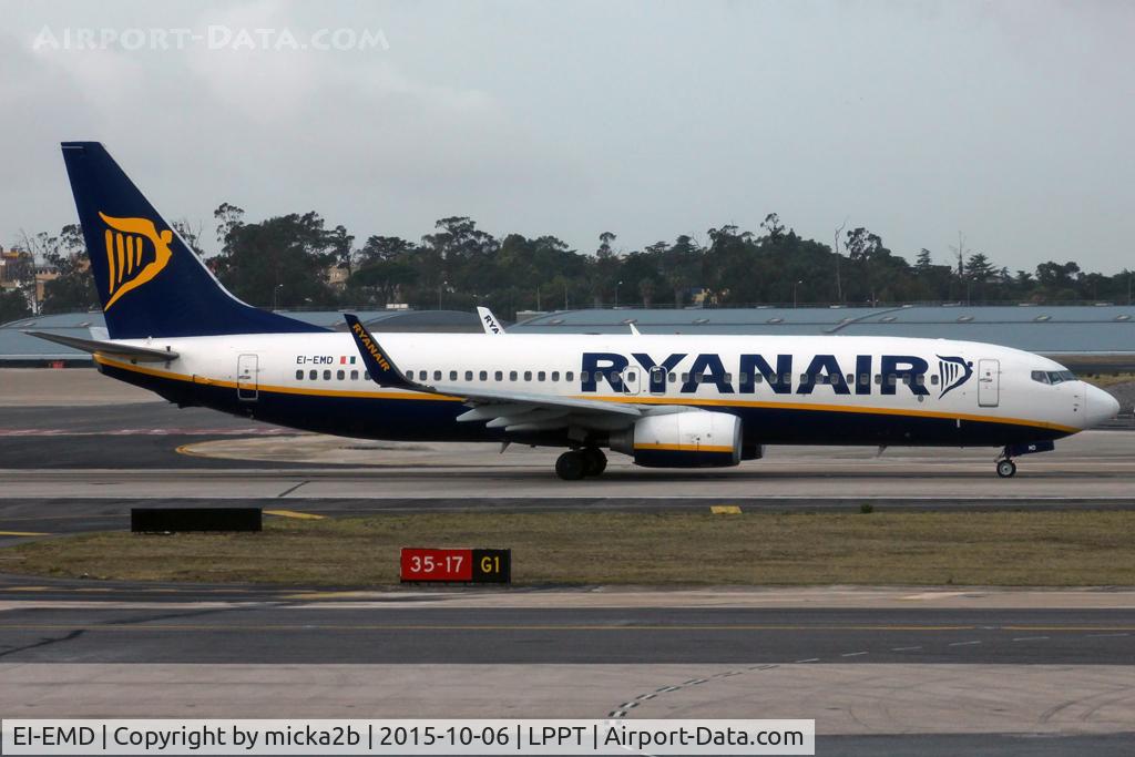 EI-EMD, 2010 Boeing 737-8AS C/N 38509, Taxiing
