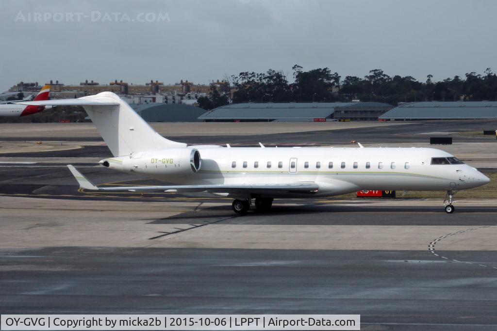 OY-GVG, 2006 Gulfstream Aerospace GIV-X (G450) C/N 4066, Taxiing