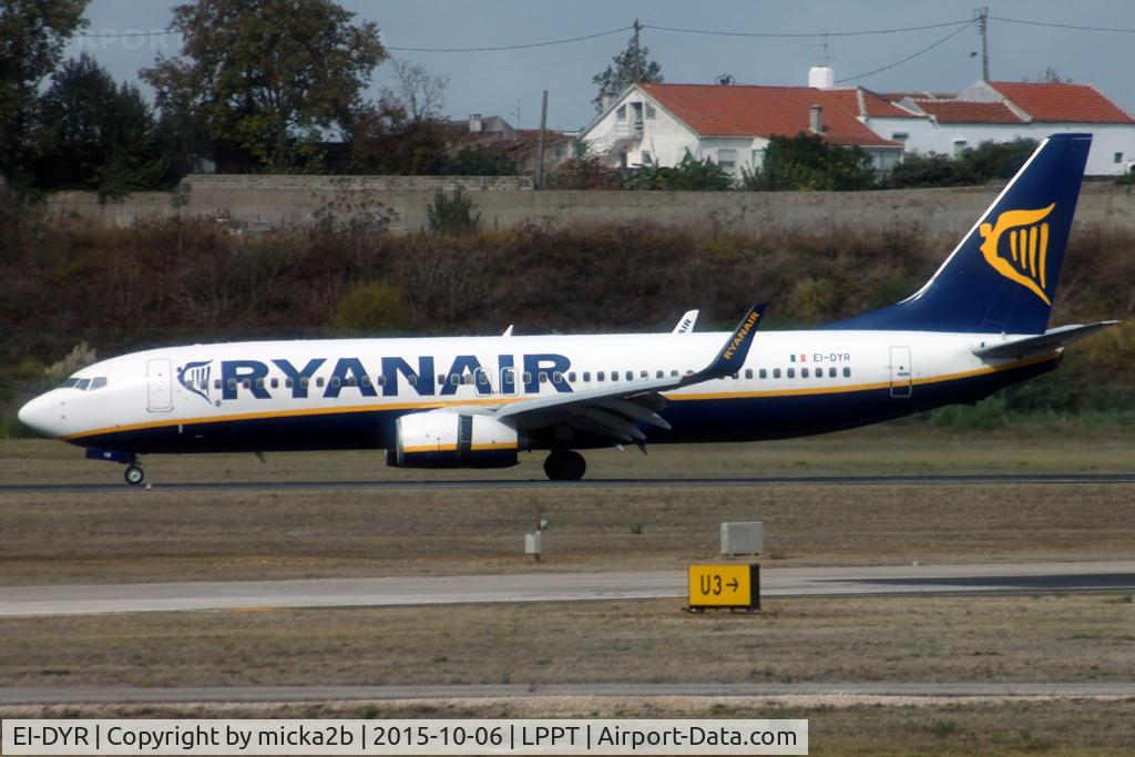 EI-DYR, 2008 Boeing 737-8AS C/N 37513, Taxiing