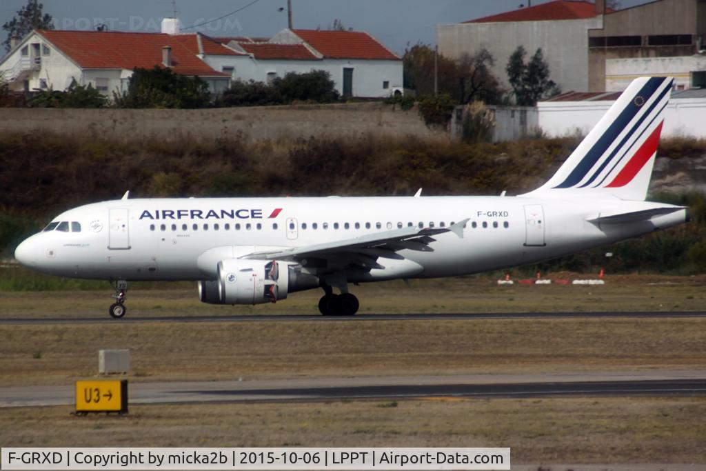 F-GRXD, 2002 Airbus A319-111 C/N 1699, Landing. Scrapped in april 2023.