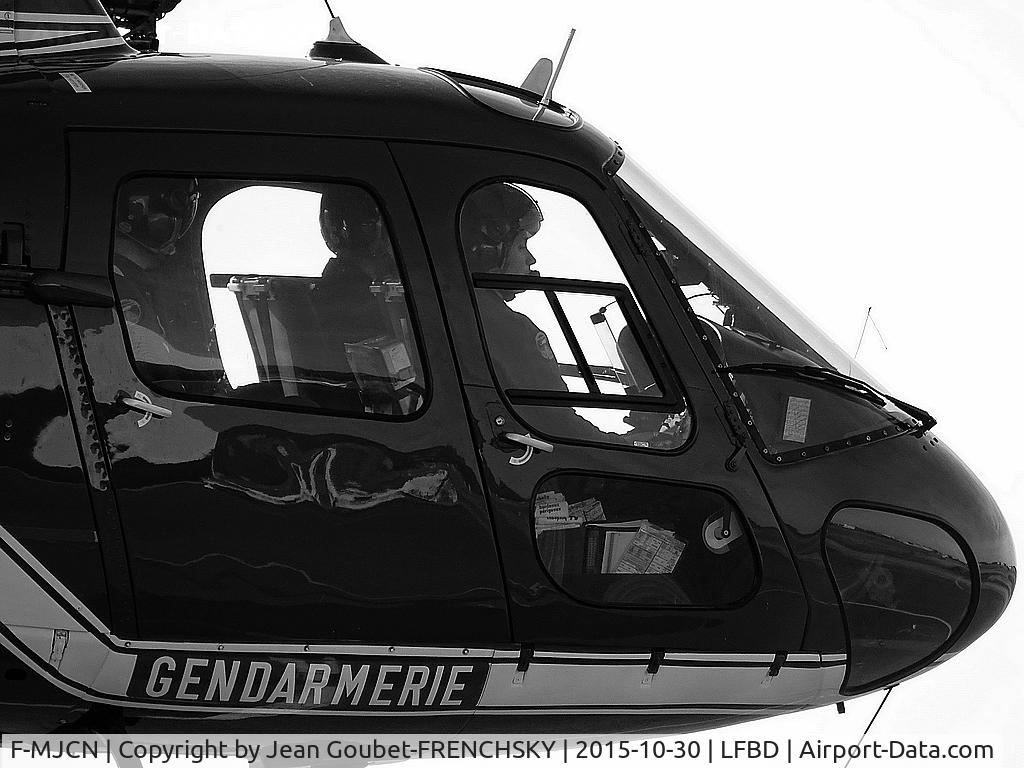 F-MJCN, Aerospatiale AS-350B Ecureuil C/N 2044, France Gendarmerie take off