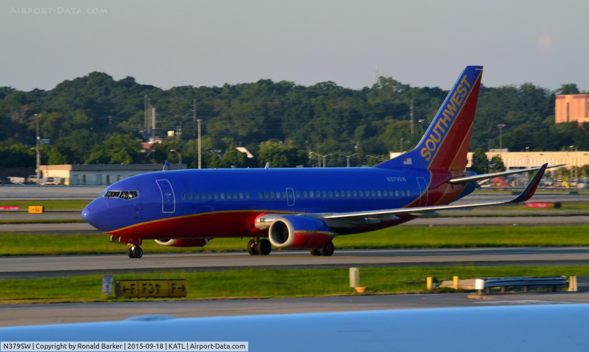 N379SW, 1994 Boeing 737-3H4 C/N 26586, Taxi Atlanta