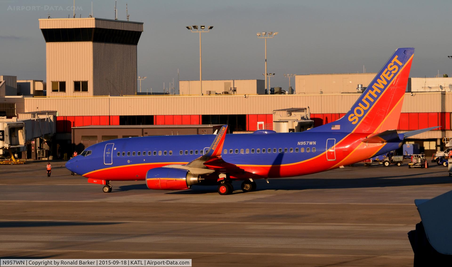 N957WN, 2011 Boeing 737-7H4 C/N 41528, Taxi Atlanta
