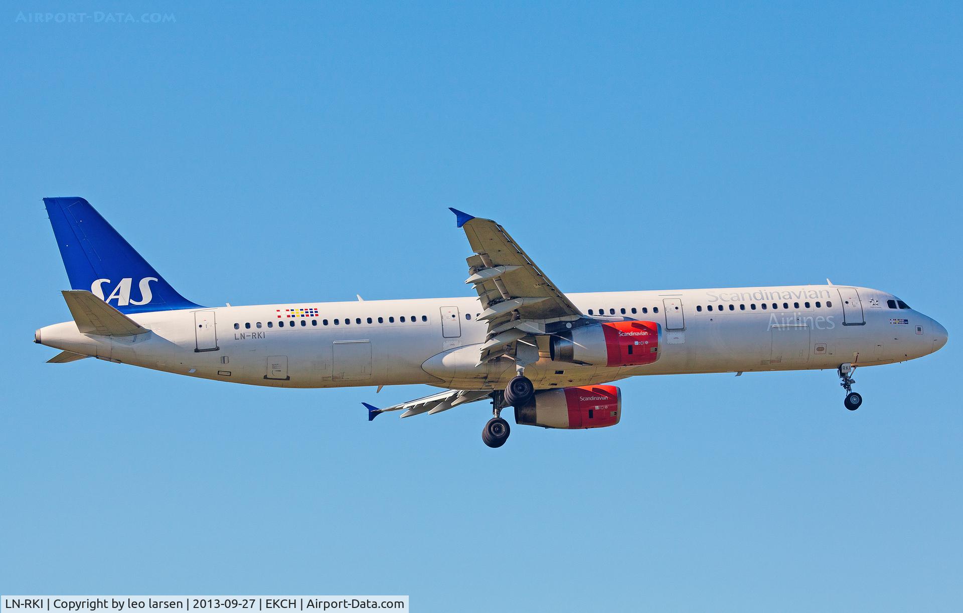 LN-RKI, 2002 Airbus A321-232 C/N 1817, Copenhagen 27.9.13