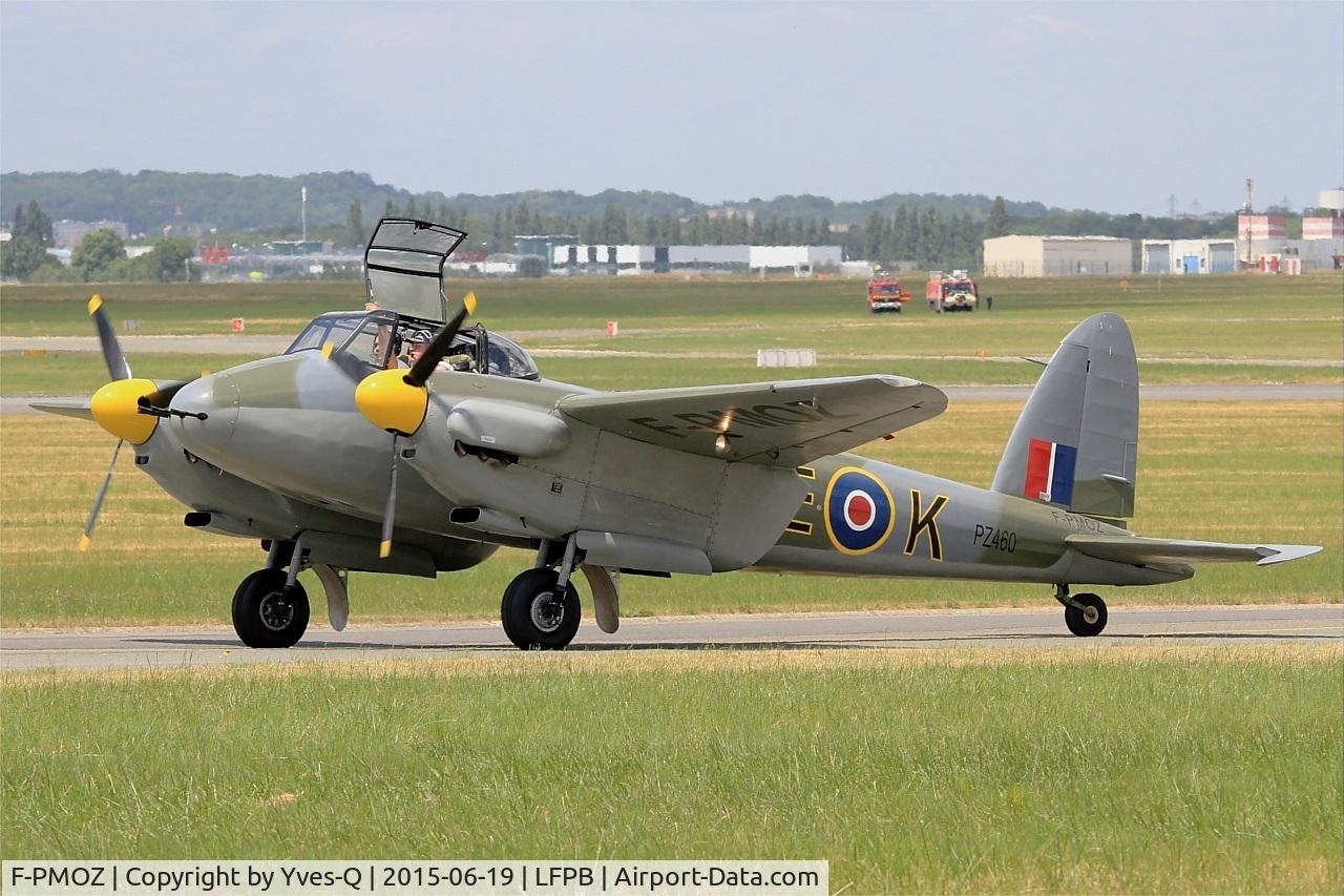 F-PMOZ, De Havilland (BBC) DH-98 Mosquito Replica C/N 1, De Havilland DH-98 Mosquito (replica), Taxiing to parking area, Paris-Le Bourget (LFPB-LBG) Air show 2015