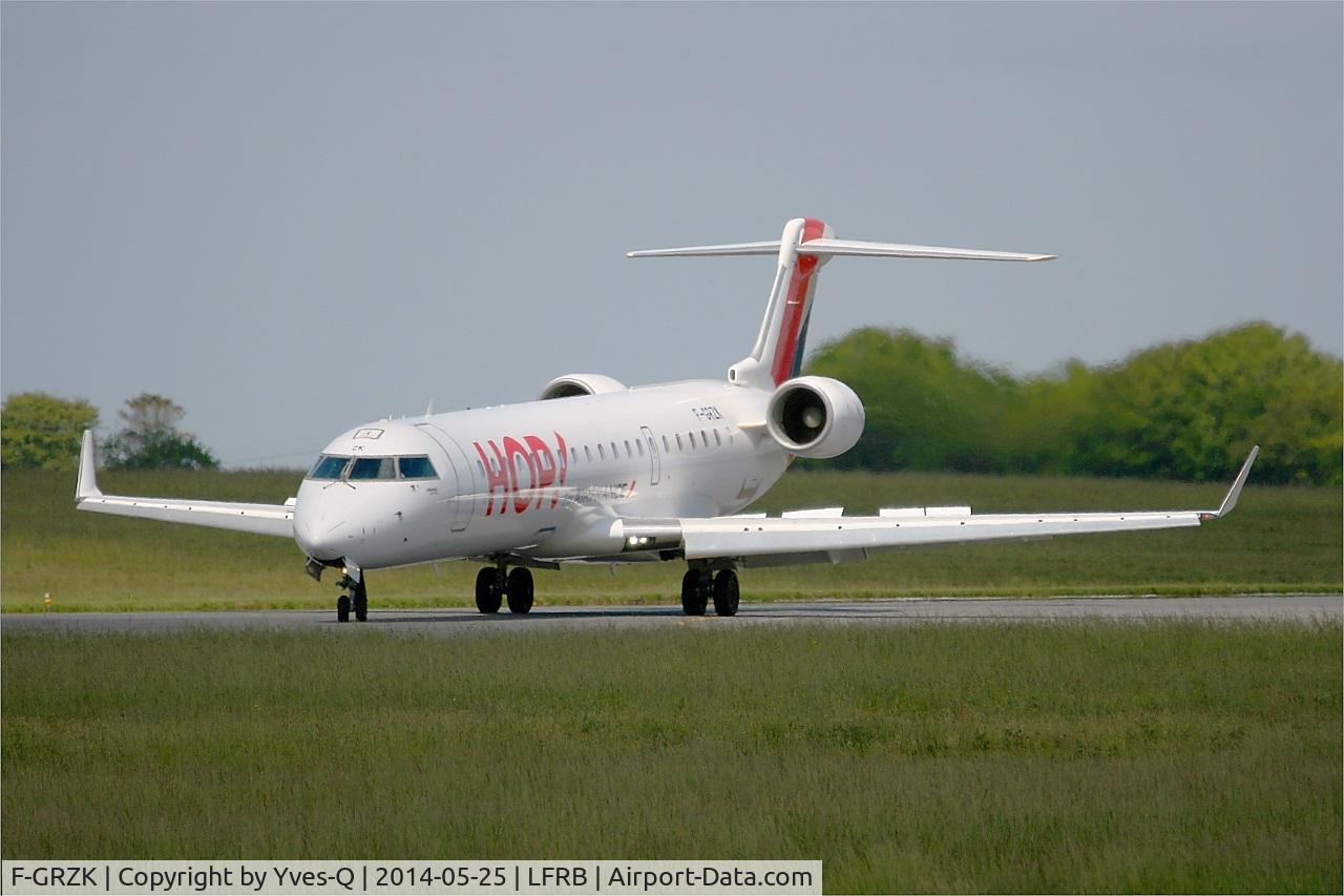 F-GRZK, 2005 Canadair CRJ-702 (CL-600-2C10) Regional Jet C/N 10198, Canadair Regional Jet CRJ-702, Charlie exit, Brest-Bretagne Airport (LFRB-BES)