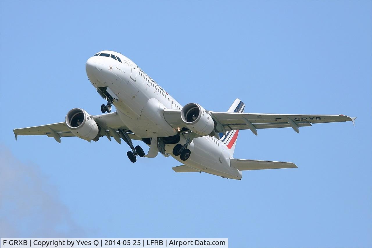 F-GRXB, 2001 Airbus A319-111 C/N 1645, Airbus A319-111, Take off rwy 25L, Brest-Bretagne airport (LFRB-BES)