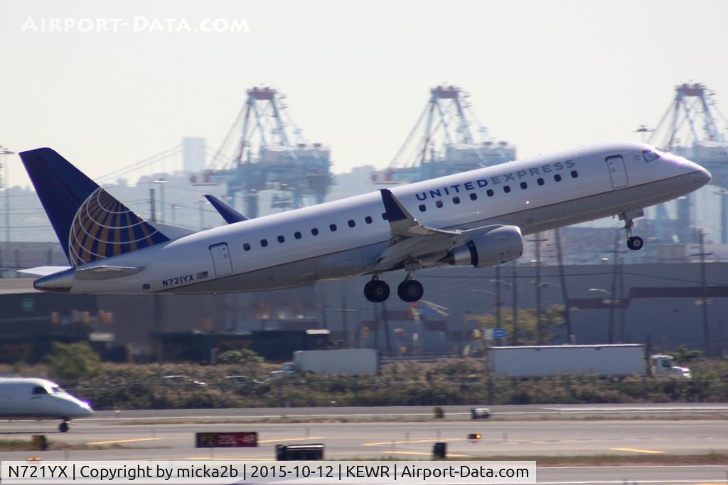 N721YX, 2015 Embraer 175LR (ERJ-170-200LR) C/N 17000493, Take off