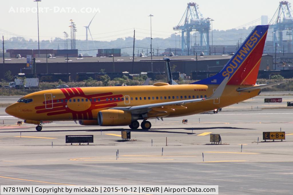 N781WN, 2000 Boeing 737-7H4 C/N 30601, Taxiing