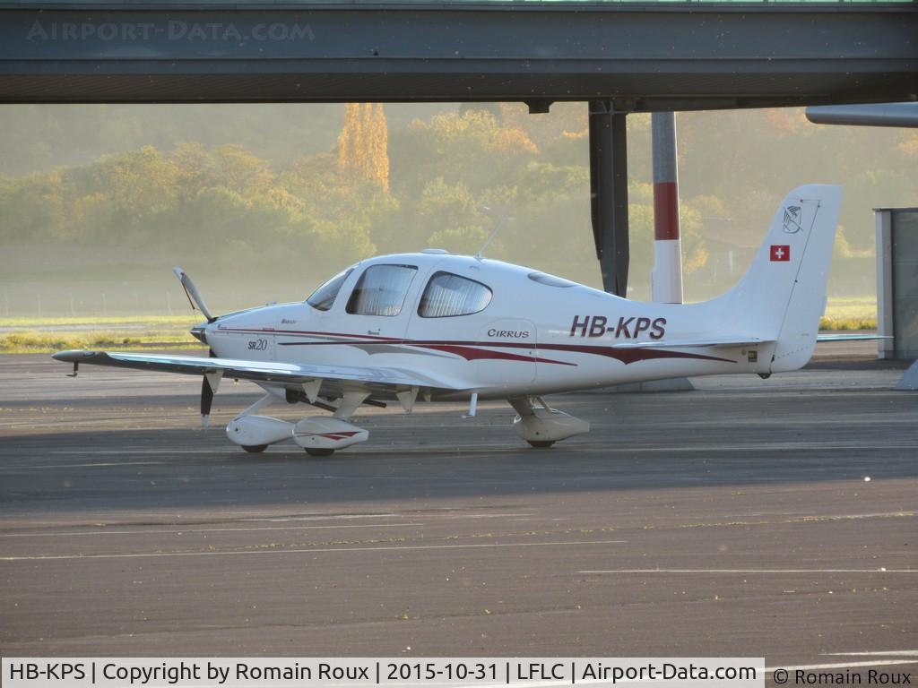 HB-KPS, 2003 Cirrus SR20 C/N 1351, Parked
