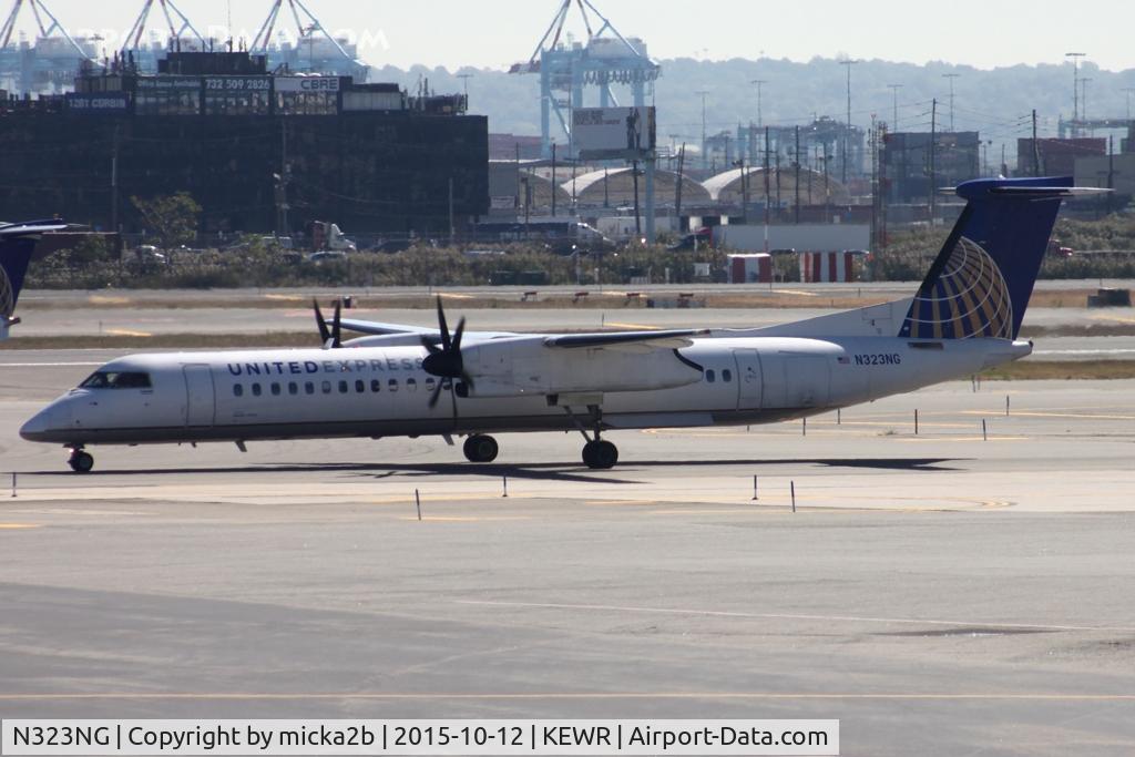 N323NG, 2010 Bombardier DHC-8-402 Dash 8 C/N 4323, Taxiing