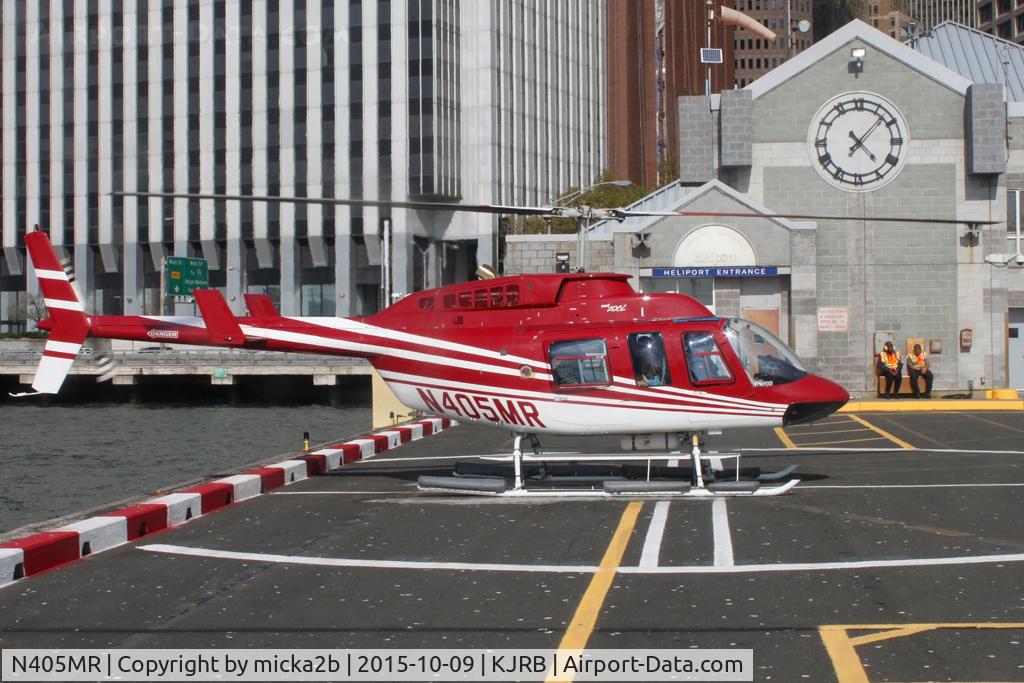 N405MR, 2009 Bell 206L-4 LongRanger C/N 52391, Parked