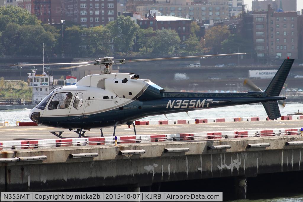 N355MT, 1982 Aerospatiale AS-355F Ecureuil 2 C/N 5153, Parked