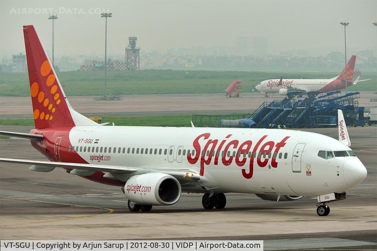 VT-SGU, 2011 Boeing 737-8GJ C/N 37366, Arrival of 'Juniper' on a monsoon day at IGIA T-1.