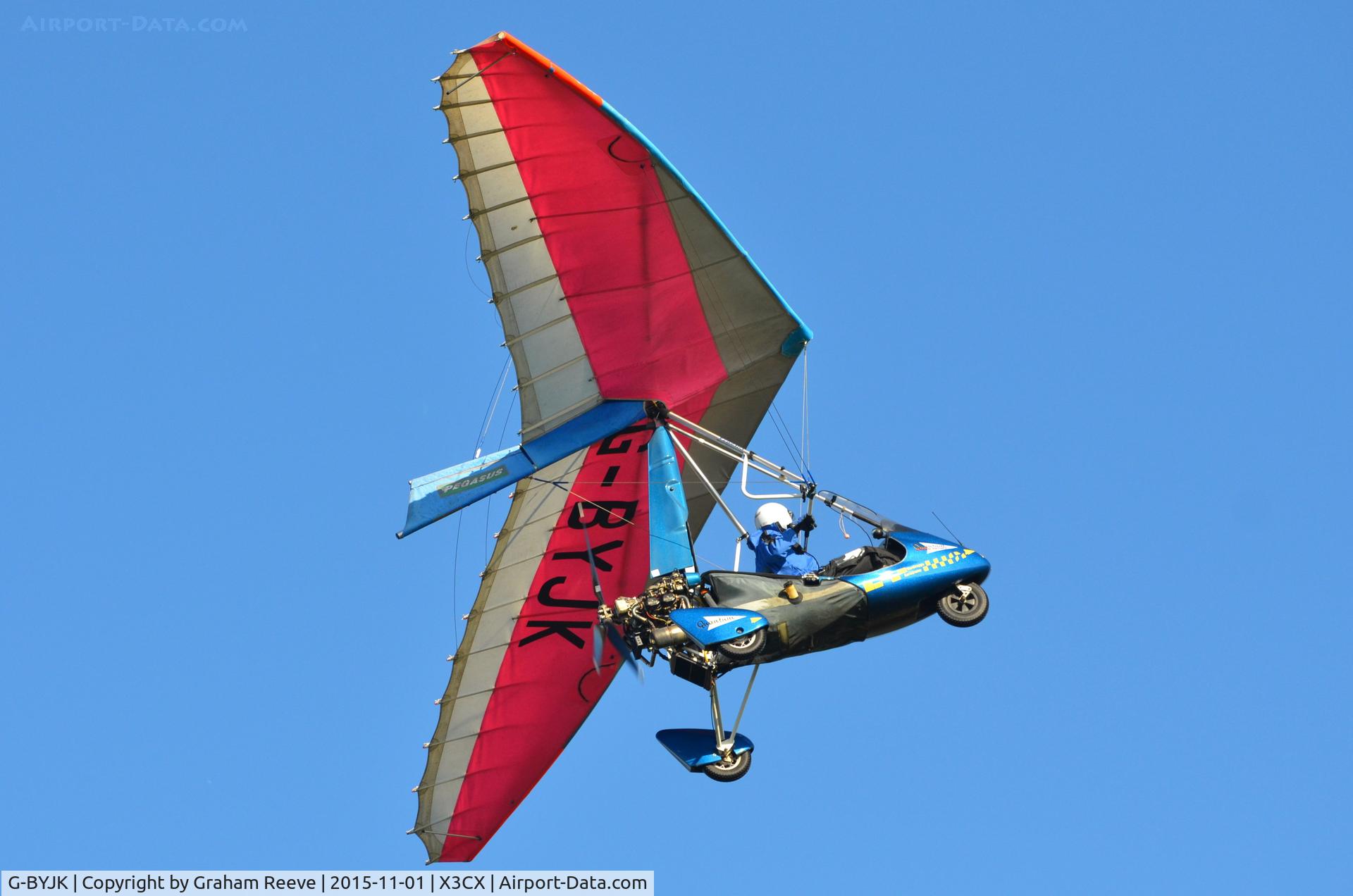 G-BYJK, 1999 Pegasus Quantum 15-912 C/N 7524, Departing from Northrepps.