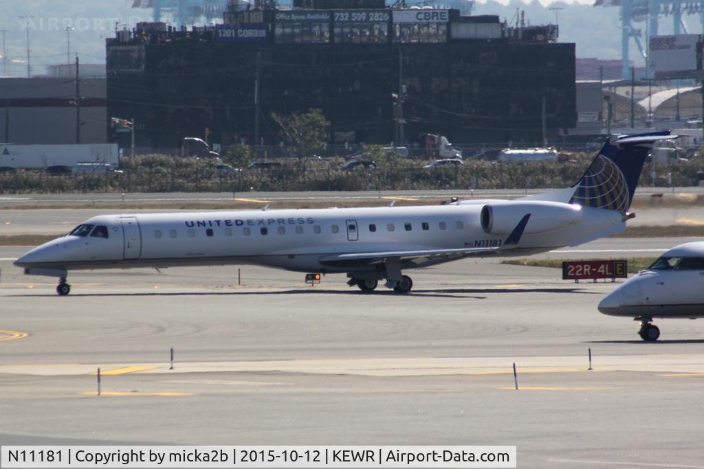 N11181, 2005 Embraer ERJ-145XR (EMB-145XR) C/N 14500904, Taxiing