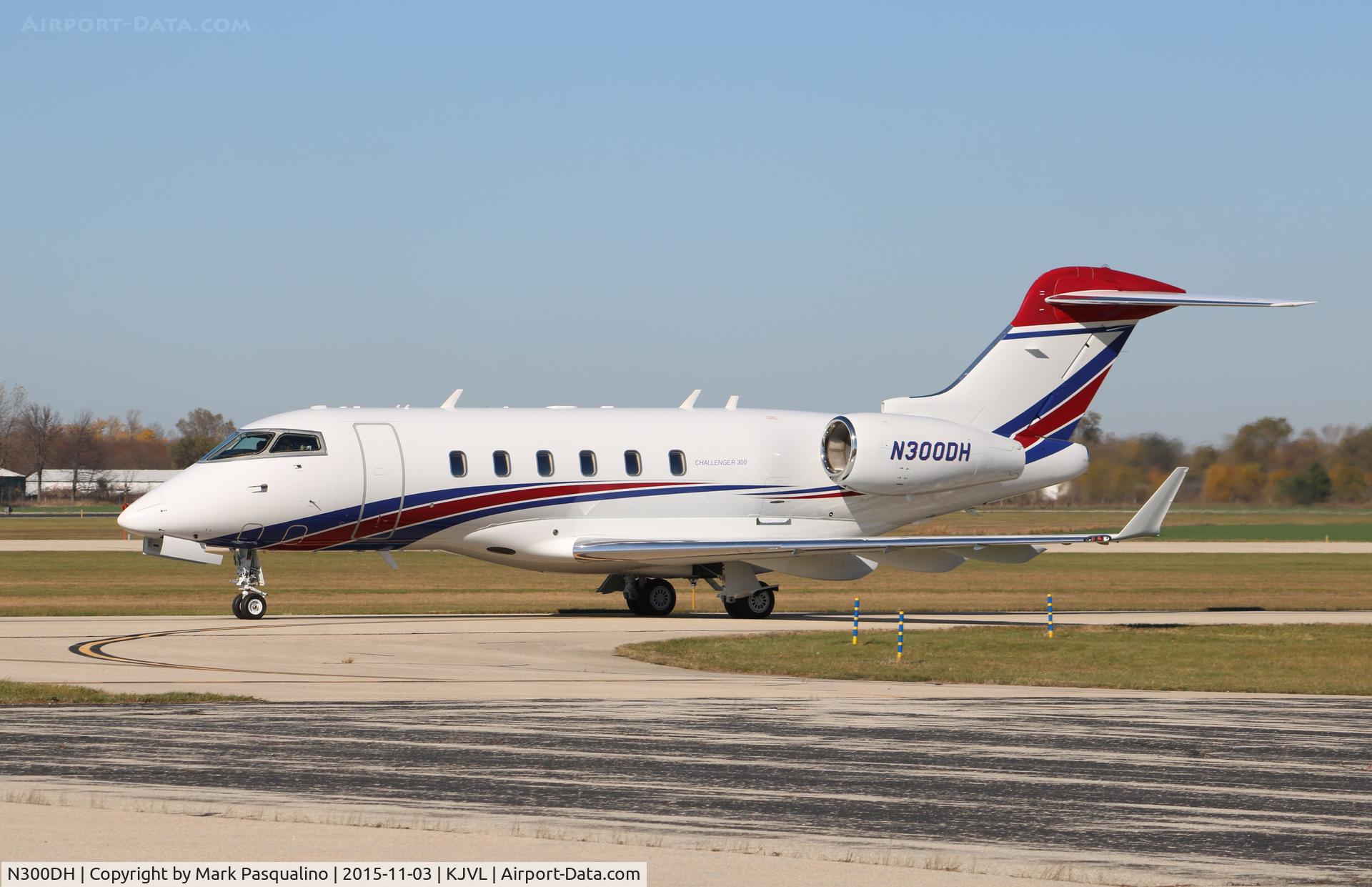 N300DH, 2005 Bombardier Challenger 300 (BD-100-1A10) C/N 20083, Challenger 300