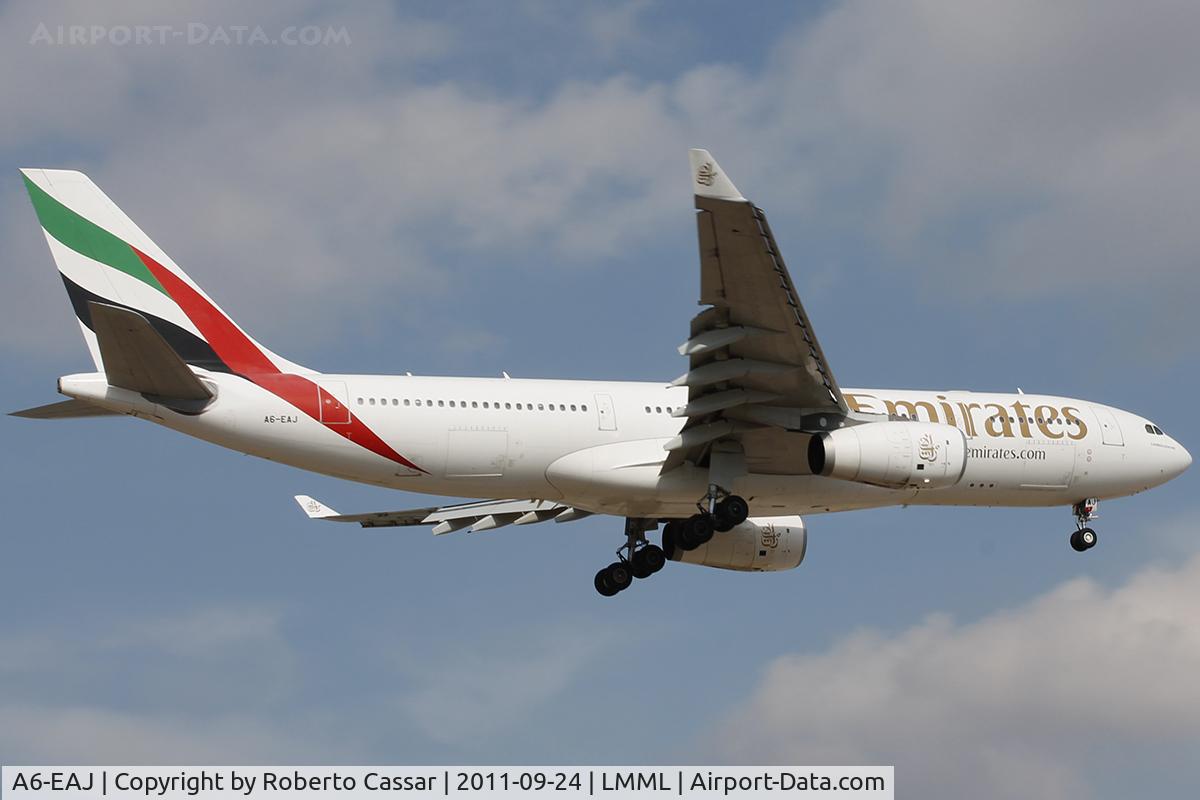 A6-EAJ, 2002 Airbus A330-243 C/N 451, Runway 13