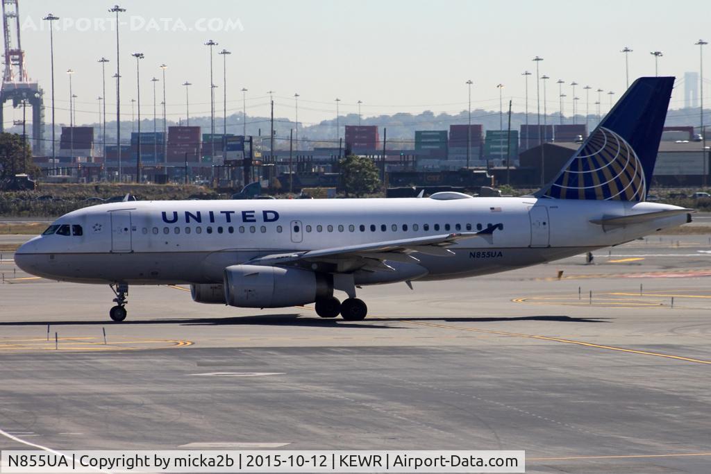 N855UA, 2002 Airbus A319-131 C/N 1737, Taxiing