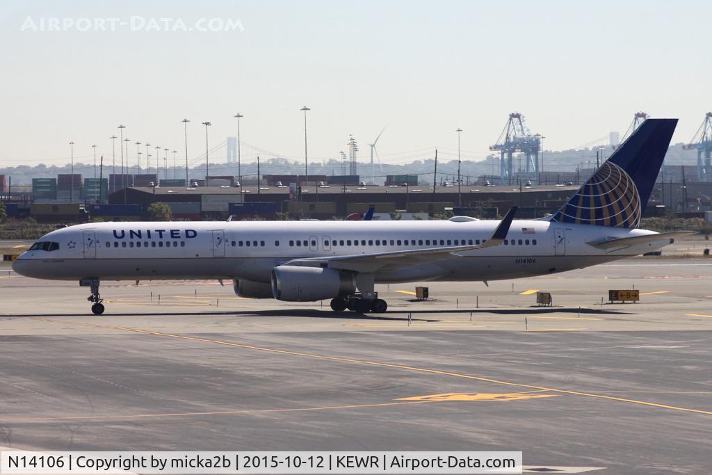 N14106, 1994 Boeing 757-224 C/N 27296, Taxiing