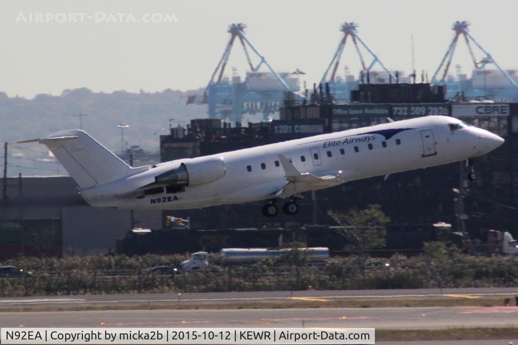 N92EA, 2002 Bombardier CRJ-200ER (CL-600-2B19) C/N 7732, Take off