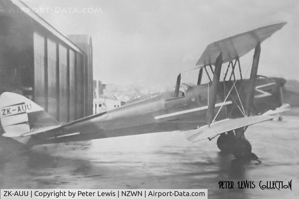 ZK-AUU, 1941 De Havilland DH-82A Tiger Moth II C/N 83885, Northern Air Services Ltd., Te Kuiti, 1950