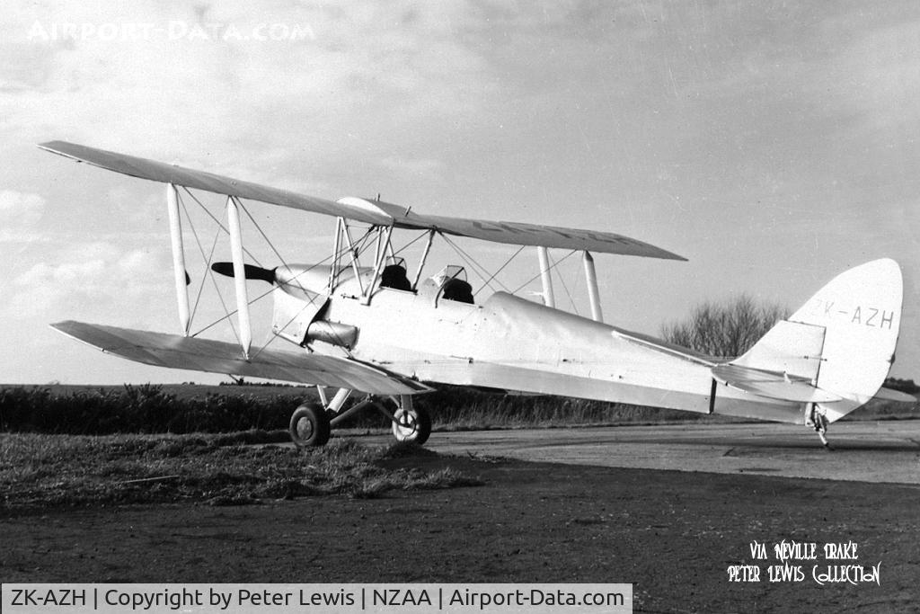 ZK-AZH, De Havilland DH-82A Tiger Moth II C/N 84736, Northern Air Services Ltd., Te Kuiti, 1952