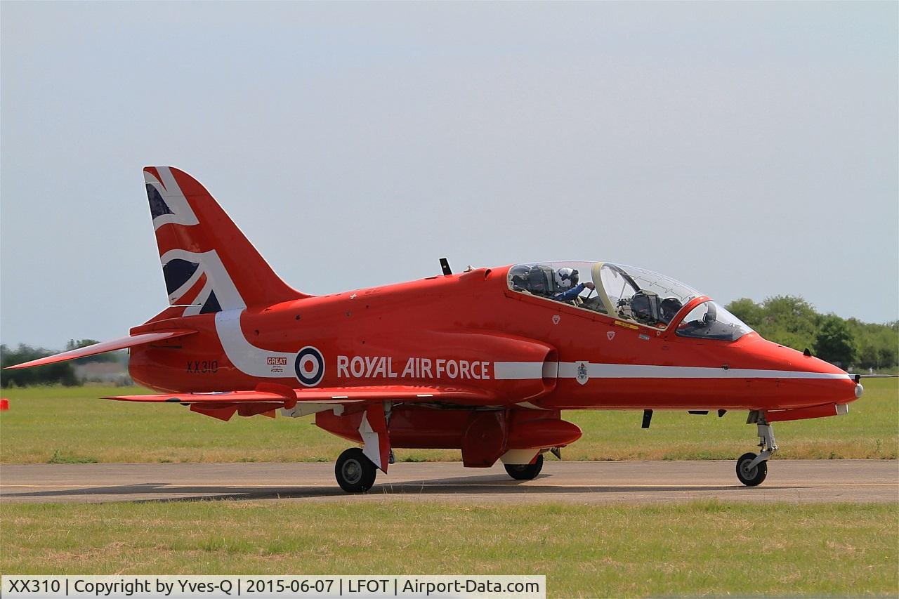 XX310, 1980 Hawker Siddeley Hawk T.1W C/N 145/312135, Royal Air Force Red Arrows Hawker Siddeley Hawk T.1, Taxiing to parking area, Tours-St Symphorien Air Base 705 (LFOT-TUF) Open day 2015