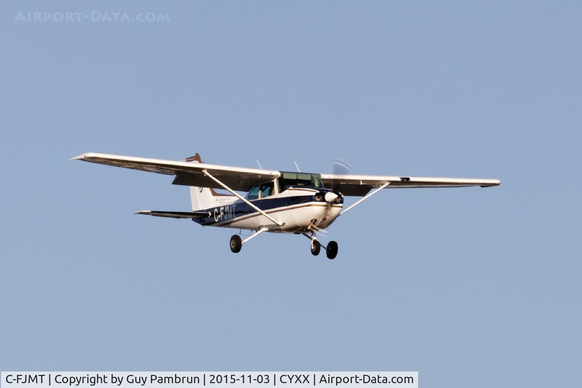 C-FJMT, Cessna 172P C/N 17274905, Landing at sunset