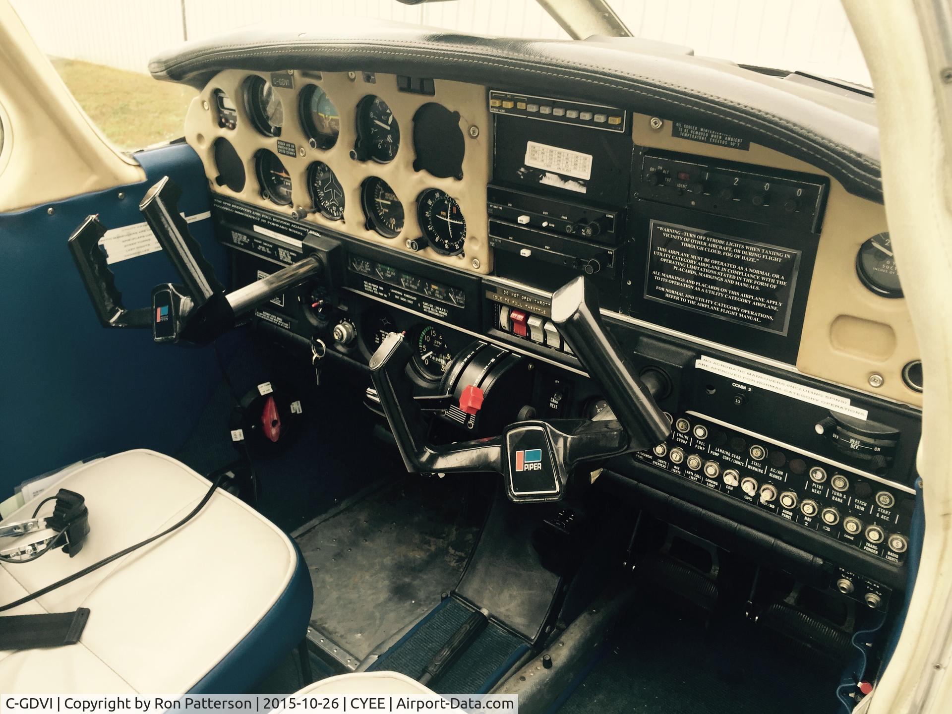 C-GDVI, 1976 Piper PA-28-140 Cruiser C/N 28-7625133, Instrument panel