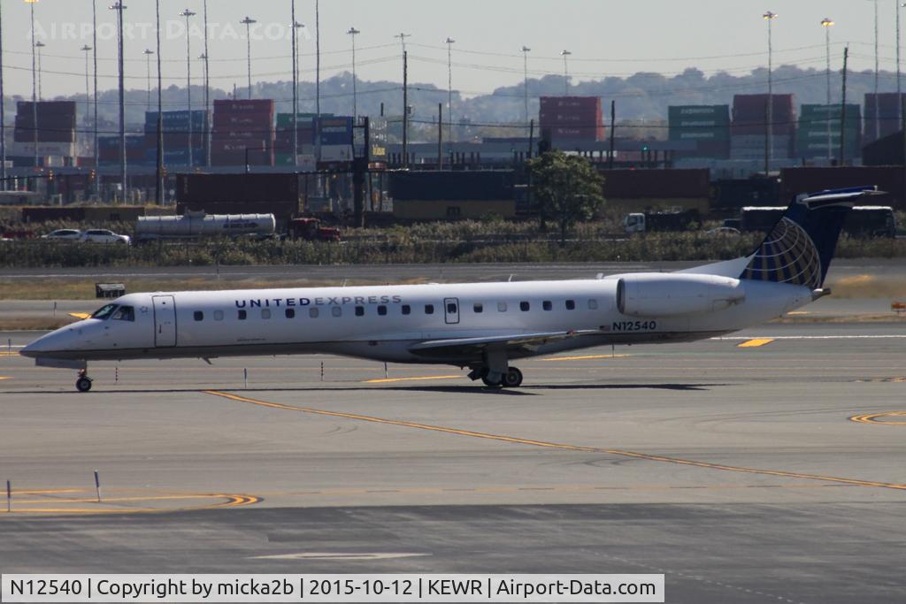 N12540, 2001 Embraer ERJ-145LR (EMB-145LR) C/N 145537, Taxiing