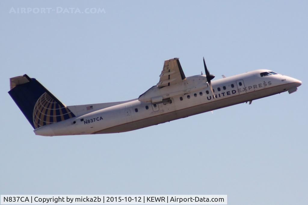N837CA, 2000 De Havilland Canada DHC-8-314Q Dash 8 C/N 554, Take off