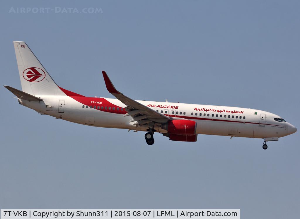 7T-VKB, 2005 Boeing 737-8D6 C/N 34165, Landing rwy 13L