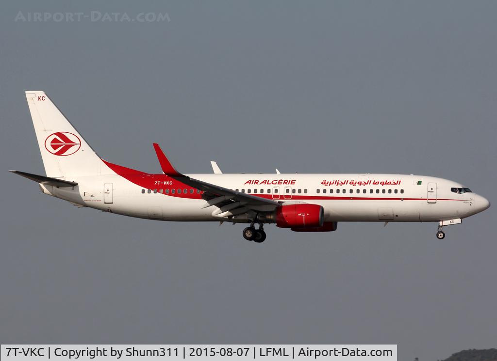 7T-VKC, 2005 Boeing 737-8D6 C/N 34166, Landing rwy 31L